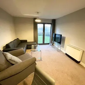 Centre Deluxe: Spacious 1-bed With Flexible Sleeping & Free Parking , Southampton United Kingdom