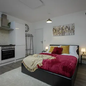  Apartment King Sized Luxury - Stylish Flat