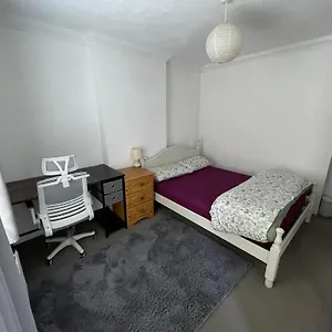 South Coast Guest With Free Parking , Poole United Kingdom